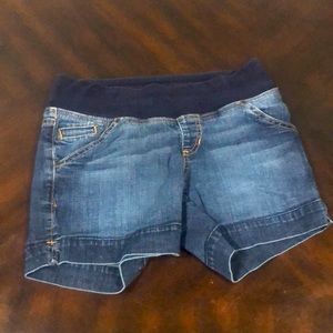 Maternity shorts size small